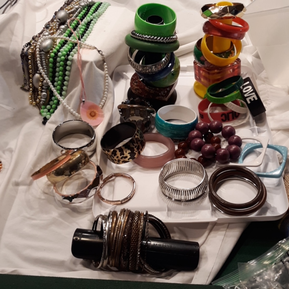 Jewelry BIG PILE 66pcs